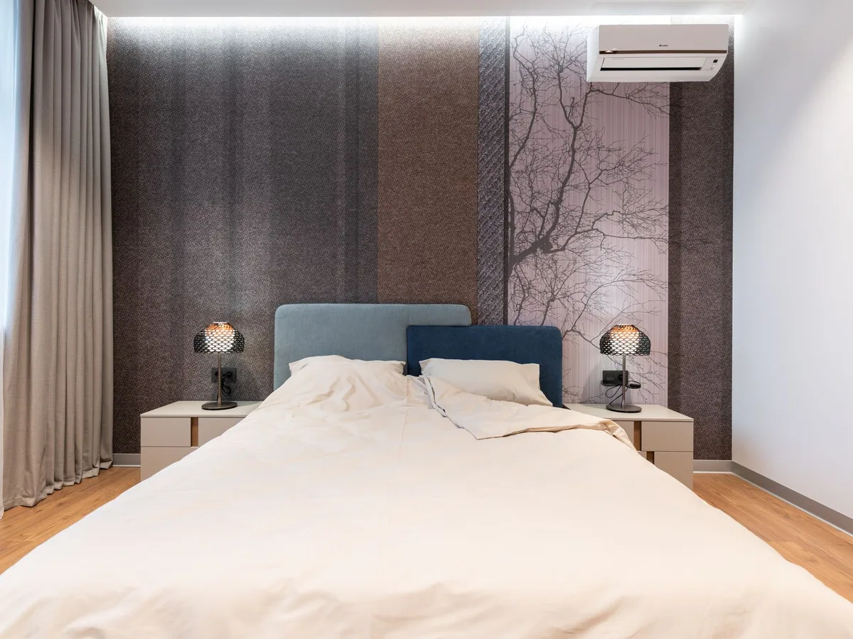 Aire acondicionado instalado en un dormitorio